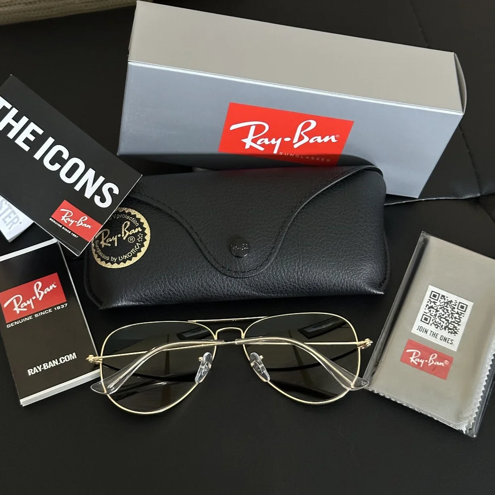 Ray-Ban Aviator Sunglasses with Purple-Pink Mirrored Lenses and Gold Frame